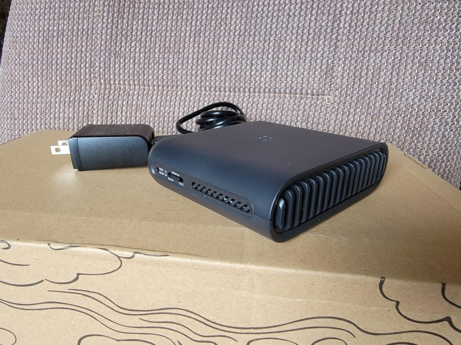 TP-Link Roam 6 AX3000 Dual-Band Wi-Fi 6 Travel Router (TL-WR3002X) customer photo 2