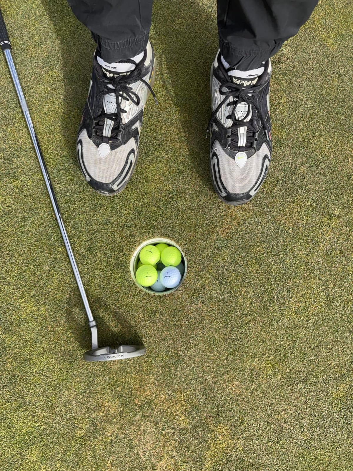 Amazon Basics Core Soft Golf Balls, Low Compression, Side Stamp Alignment customer photo 2
