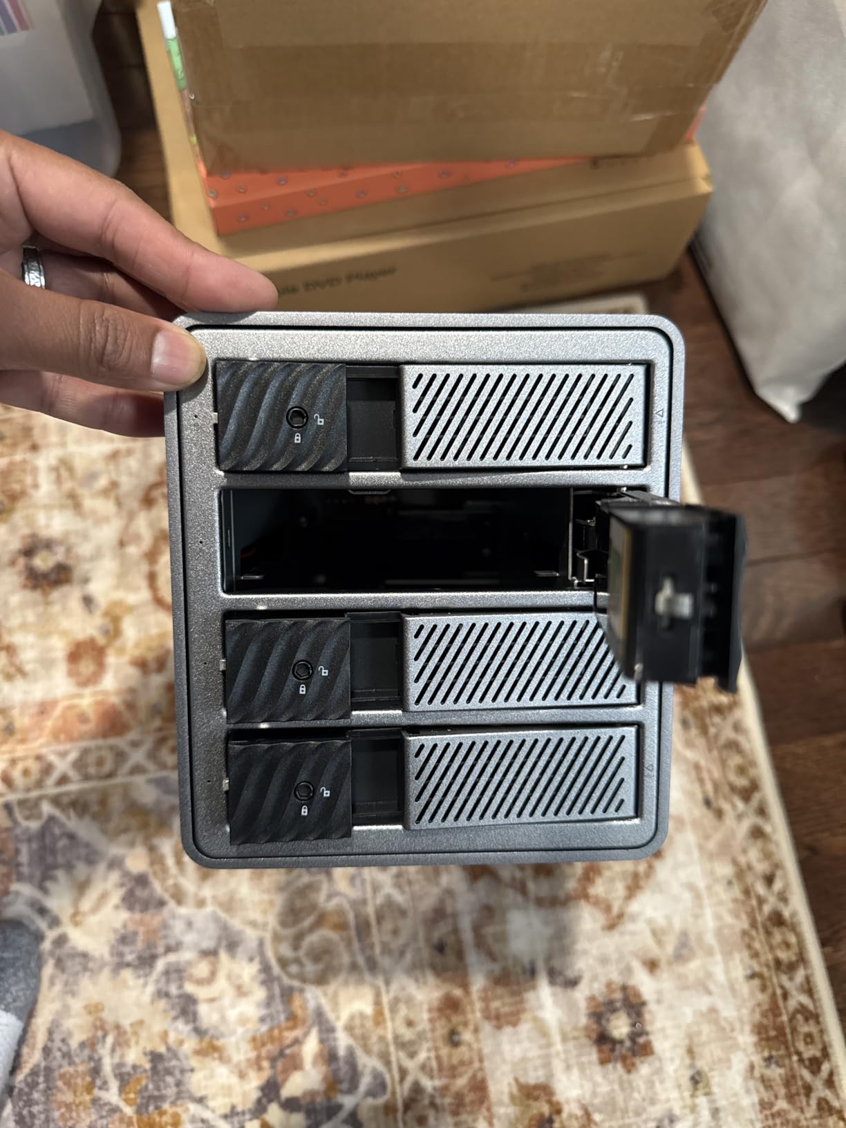 ORICO 4 Bay Raid Hard Drive Enclosure Support 8 RAID Modes for 3.5inch HDD Max up to 88TB for External Direct Attached Storage, Efficient Expansion Backup(Alluminum Alloy)-9848RU3 customer photo 2