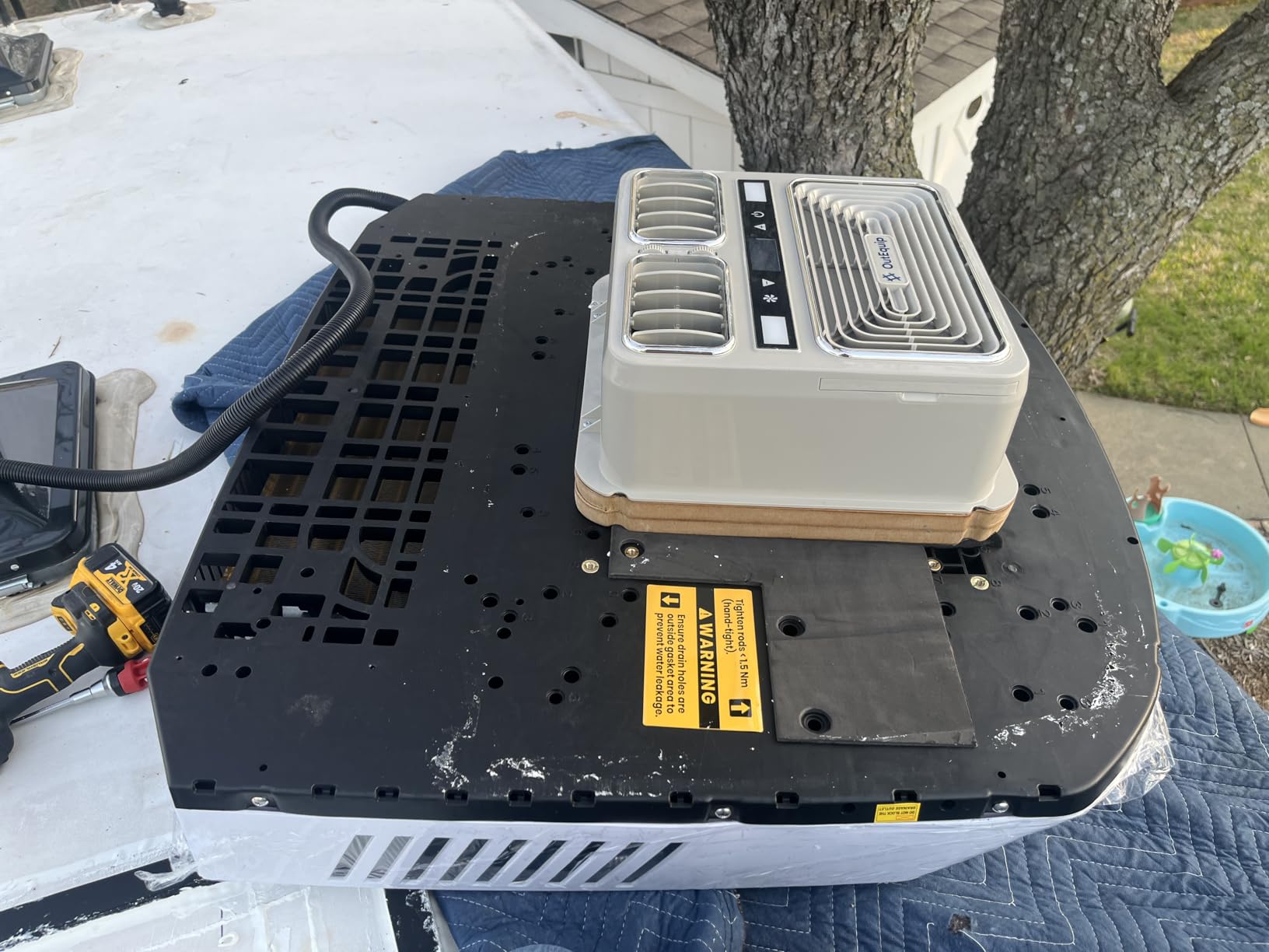 12V RV Air Conditioner with Heat Pump, 11,500 BTU Rooftop AC Unit for Vans, Campers, Trailers, Low Power Consumption, Quiet Operation customer photo 2